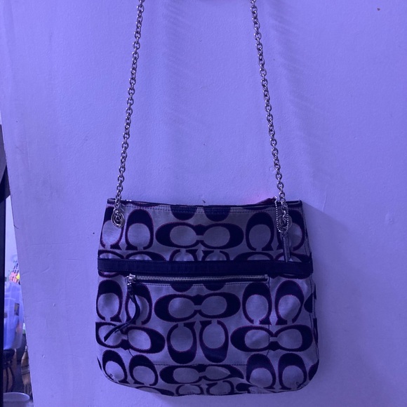 Signature CC Print Handbag - Picture 4 of 4